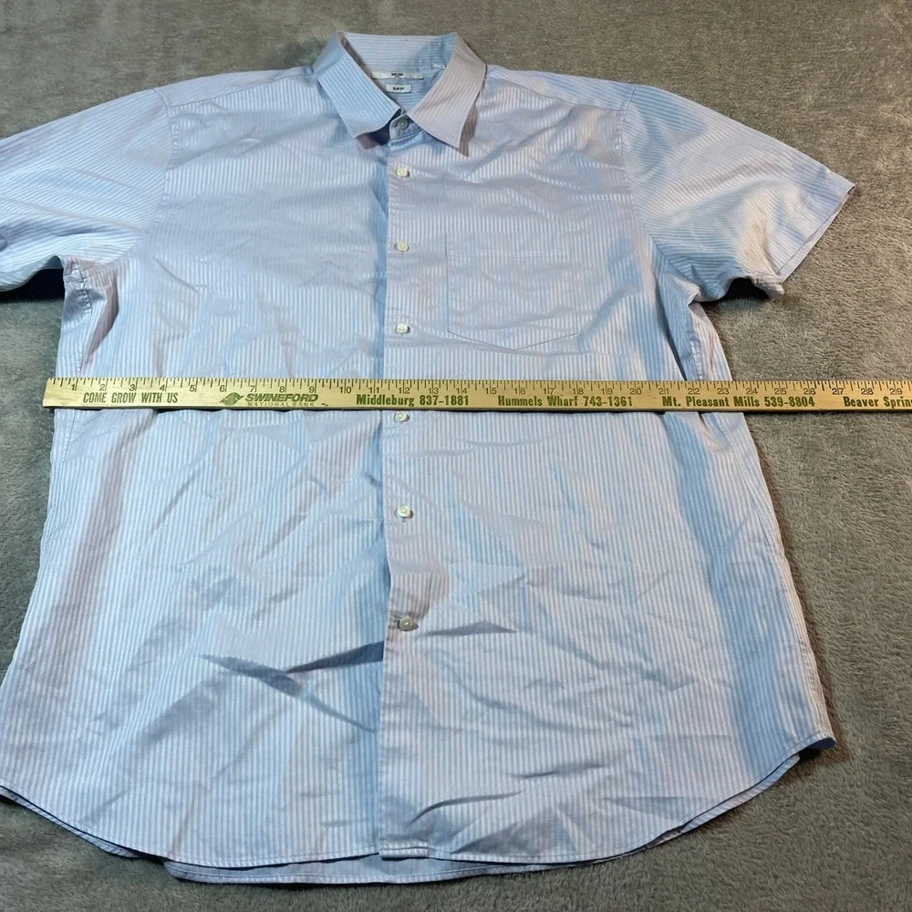 Uniqlo Slim Fit Shirt Men's XXL Blue Striped Short Sleeve‎ Button Up Lightweight